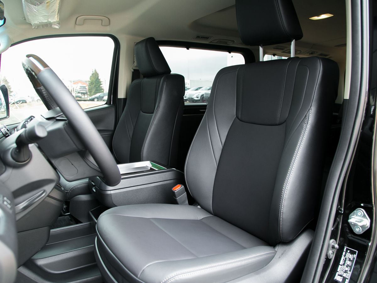 2022 Toyota Granvia II, Черный, 8000000 рублей - вид 31