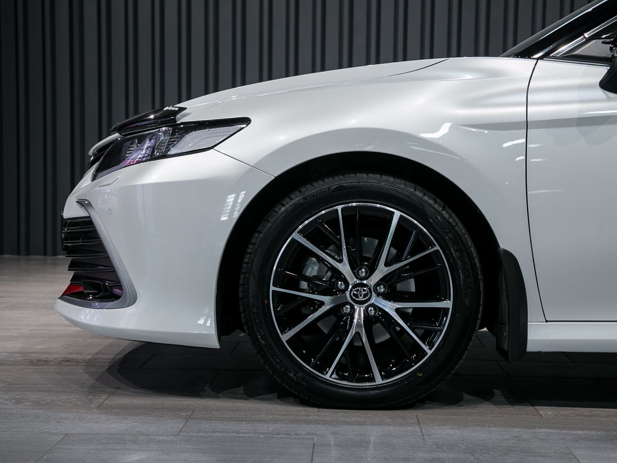 2021 Toyota Camry VIII (XV70) Рестайлинг, Белый, 3040000 рублей - вид 7