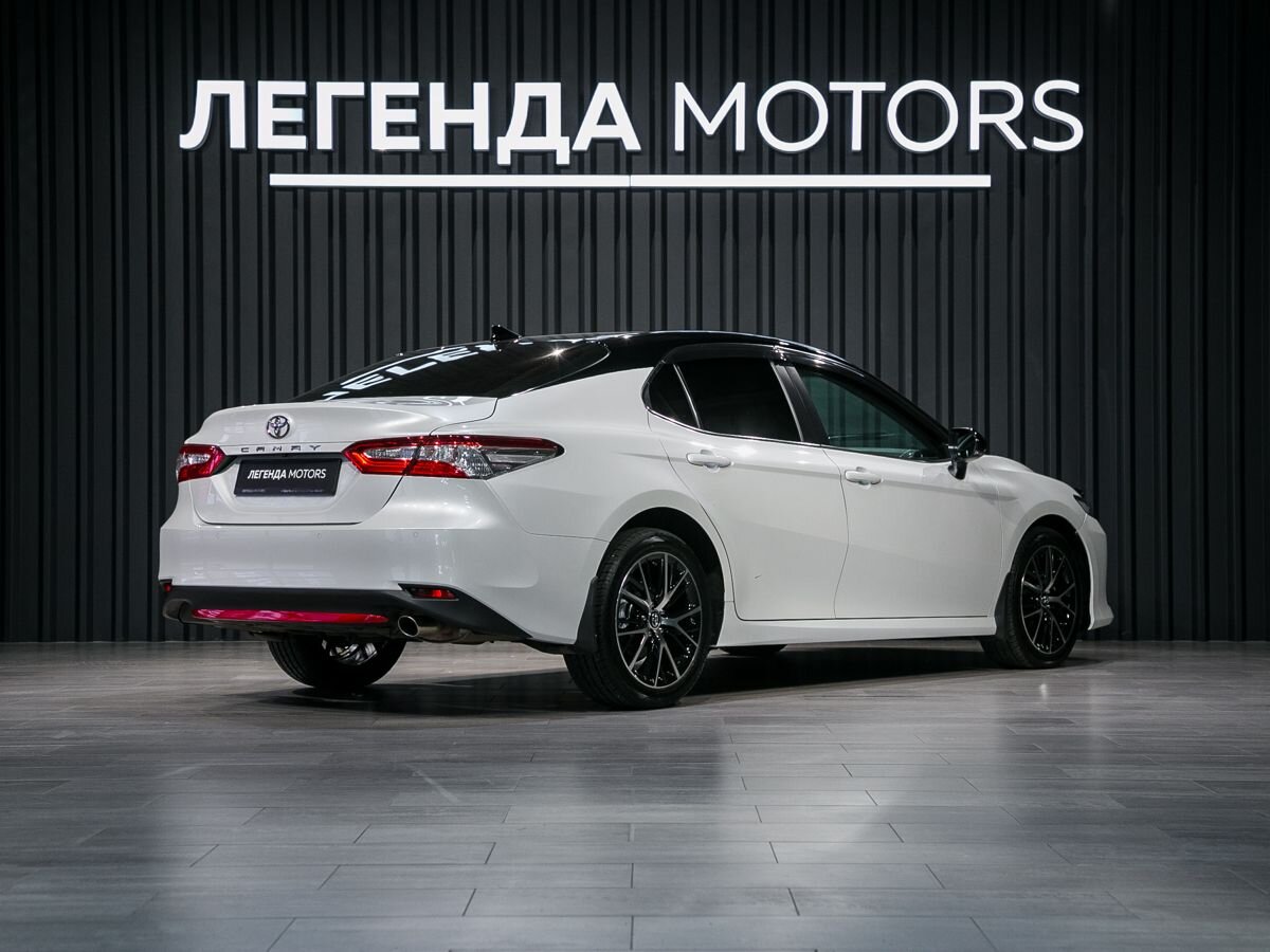 2021 Toyota Camry VIII (XV70) Рестайлинг, Белый, 3040000 рублей - вид 4
