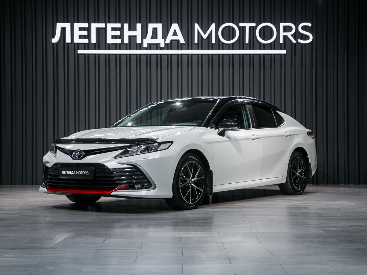 2021 Toyota Camry VIII (XV70) Рестайлинг, Белый, 3040000 рублей - вид 1