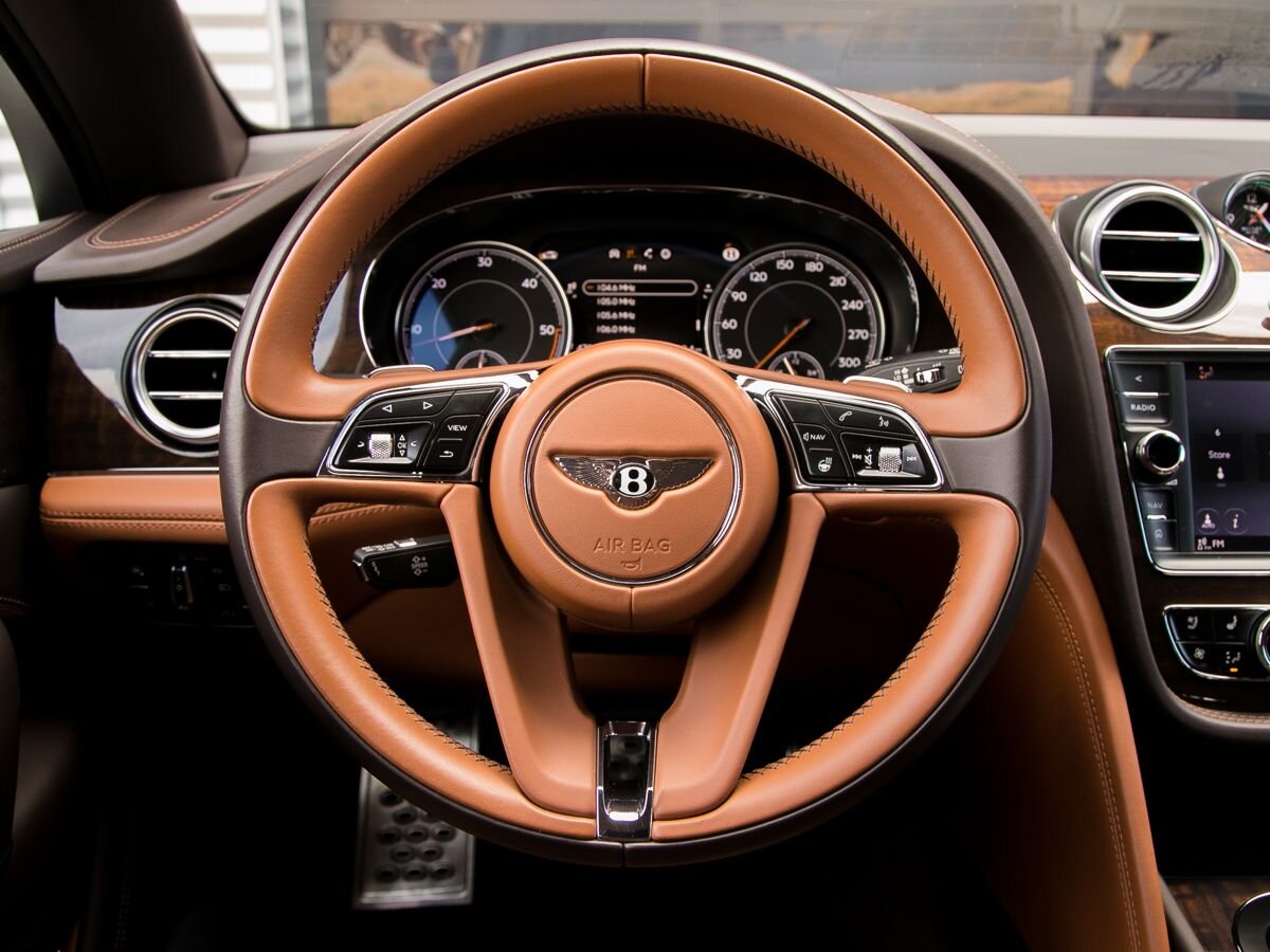 2018 Bentley Bentayga I, Фиолетовый, 14000000 рублей - вид 15