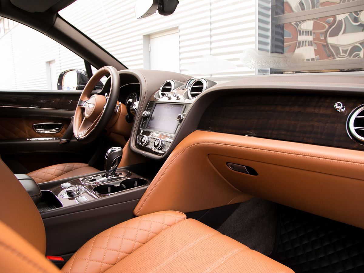 2018 Bentley Bentayga I, Фиолетовый, 14000000 рублей - вид 35