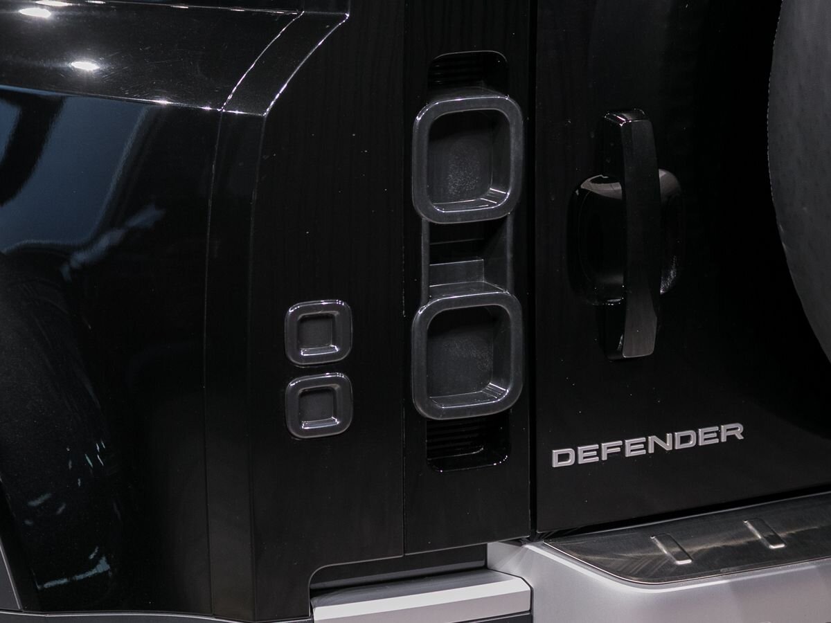 2022 Land Rover Defender II, Черный, 13500000 рублей - вид 10