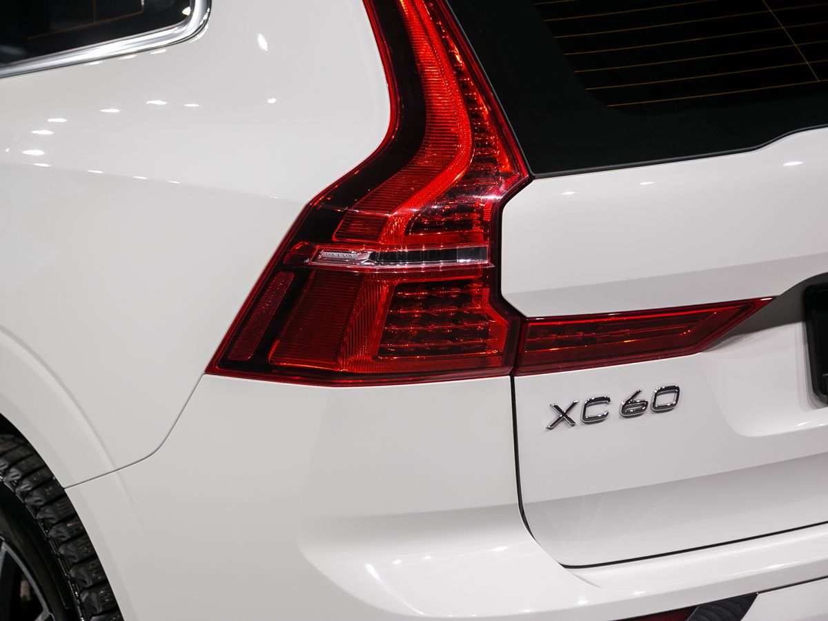 2019 Volvo XC60 II, Белый, 3690000 рублей - вид 10
