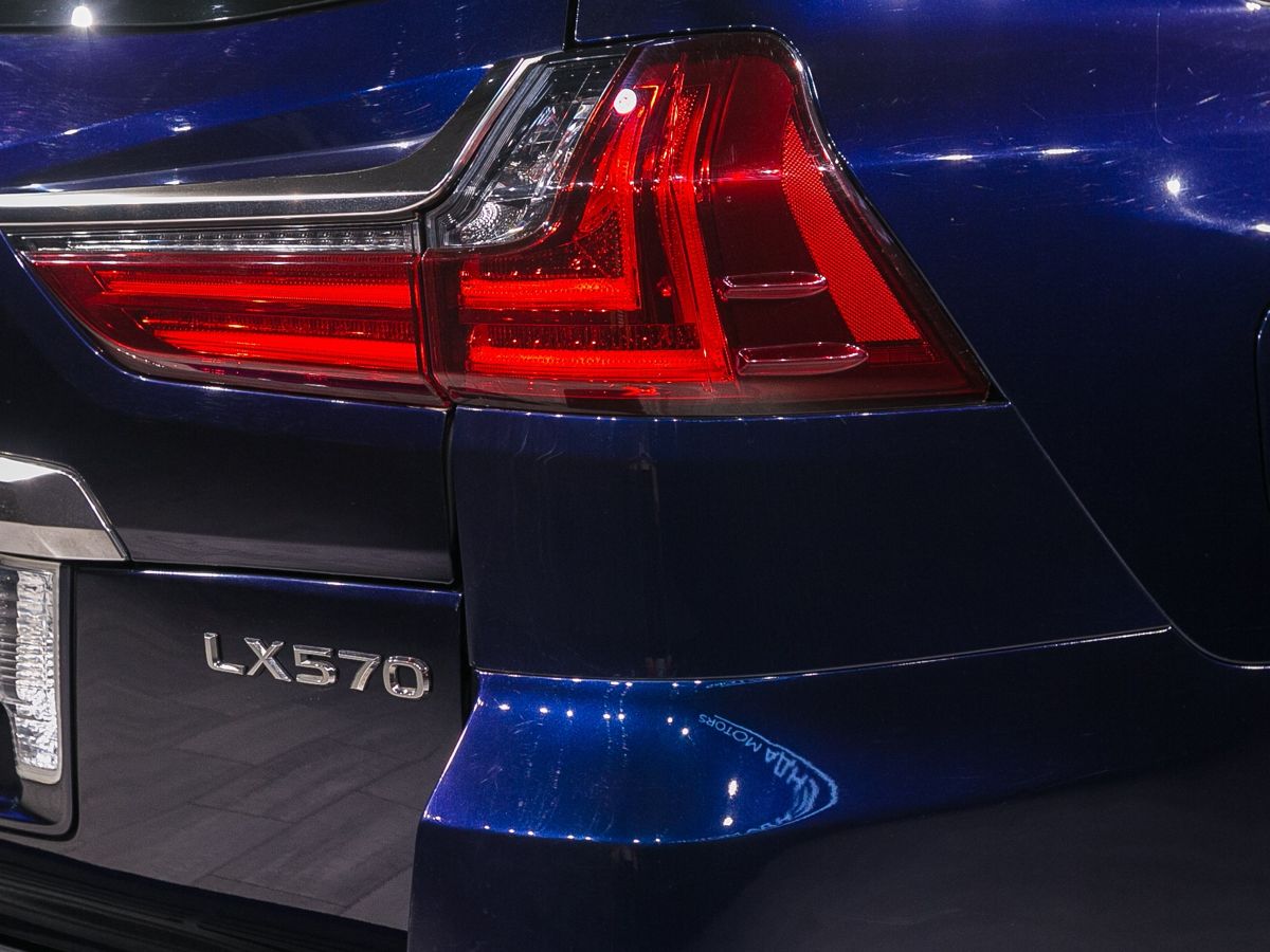 2016 Lexus LX III Рестайлинг 2, Синий, 7650000 рублей - вид 8