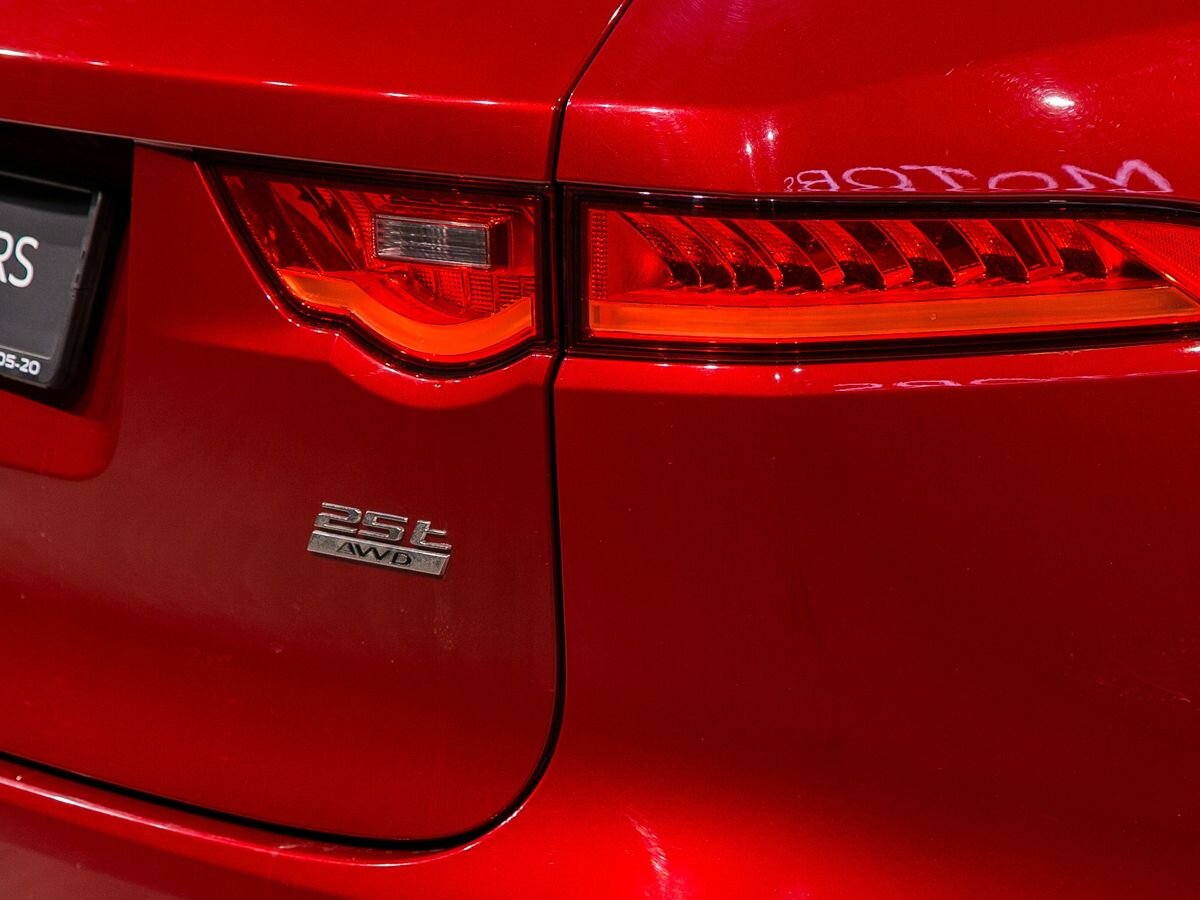 2020 Jaguar F-Pace I, Красный, 4400000 рублей - вид 9