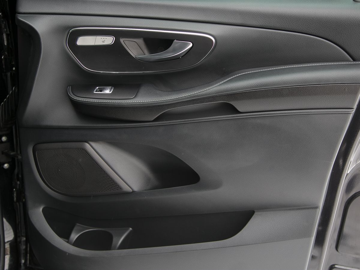 2014 Mercedes-Benz V-Класс II, Черный, 4090000 рублей - вид 37