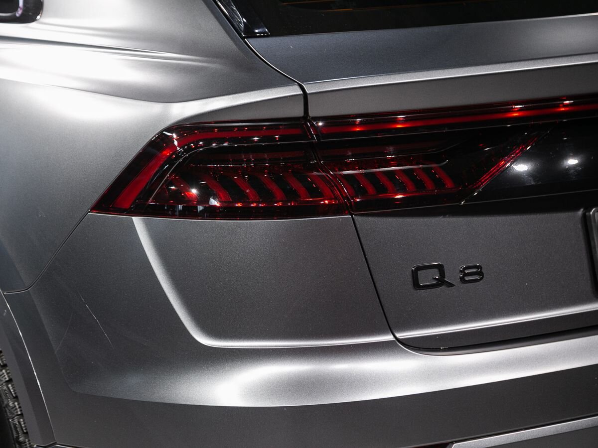 2021 Audi Q8 I (4M), Серый, 7985000 рублей - вид 10