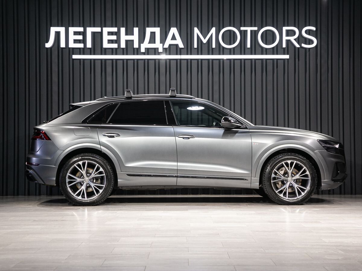2021 Audi Q8 I (4M), Серый, 7985000 рублей - вид 3