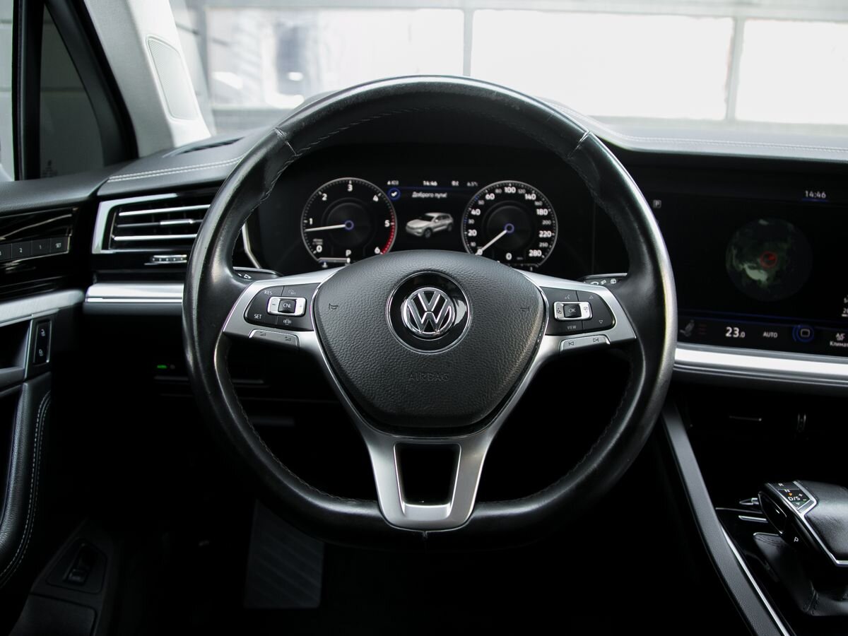 2019 Volkswagen Touareg III, Черный, 5090000 рублей - вид 14