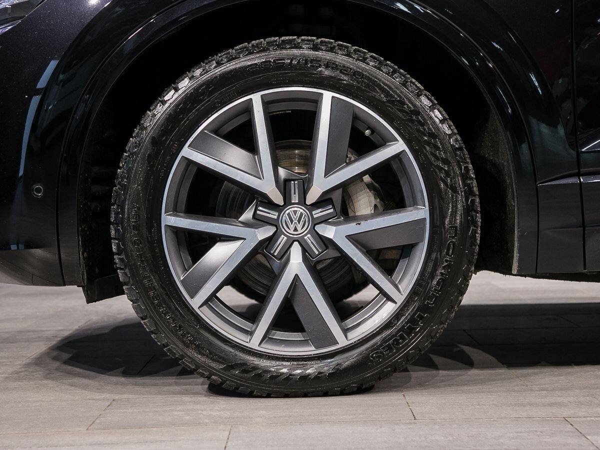 2019 Volkswagen Touareg III, Черный, 5090000 рублей - вид 11