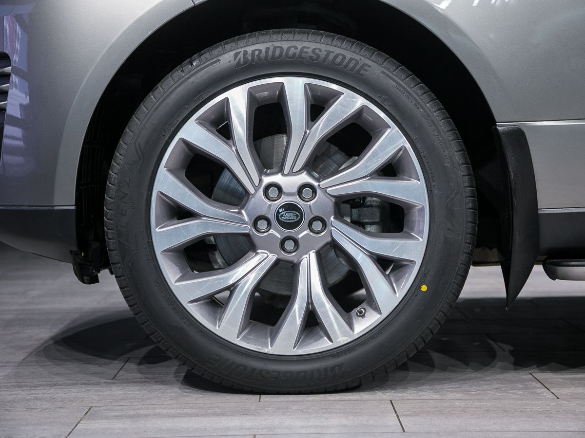 2018 Land Rover Range Rover IV Рестайлинг, Серый, 8490000 рублей - вид 11