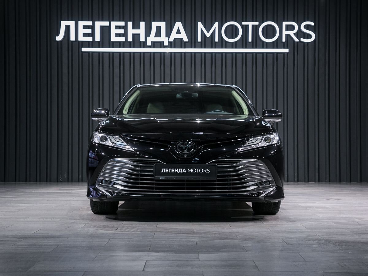 2021 Toyota Camry VIII (XV70), Черный, 3990000 рублей - вид 2