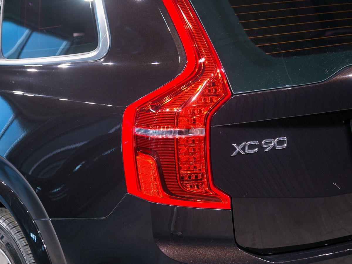 2015 Volvo XC90 II, Черный, 3090000 рублей - вид 10