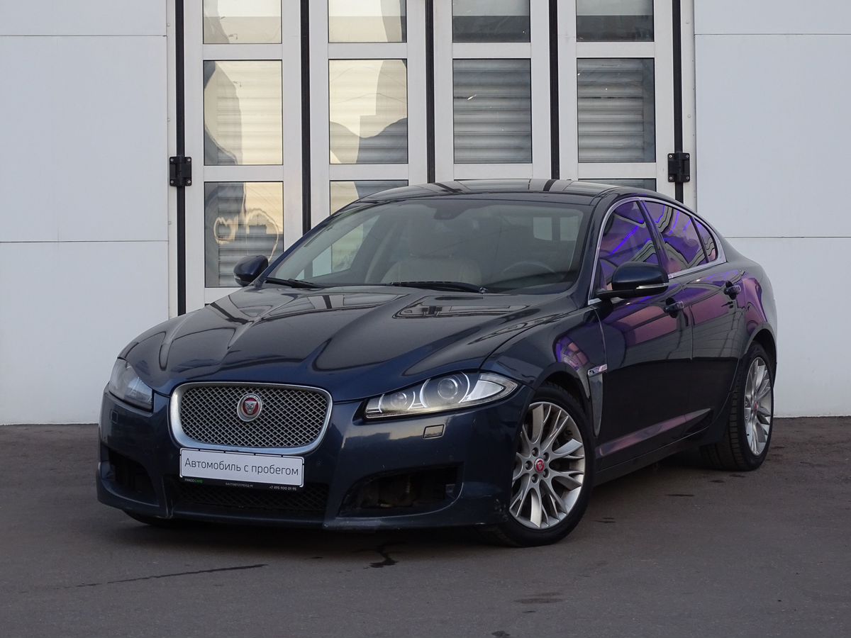 Jaguar XF 2.0 AT (240 л.с.)