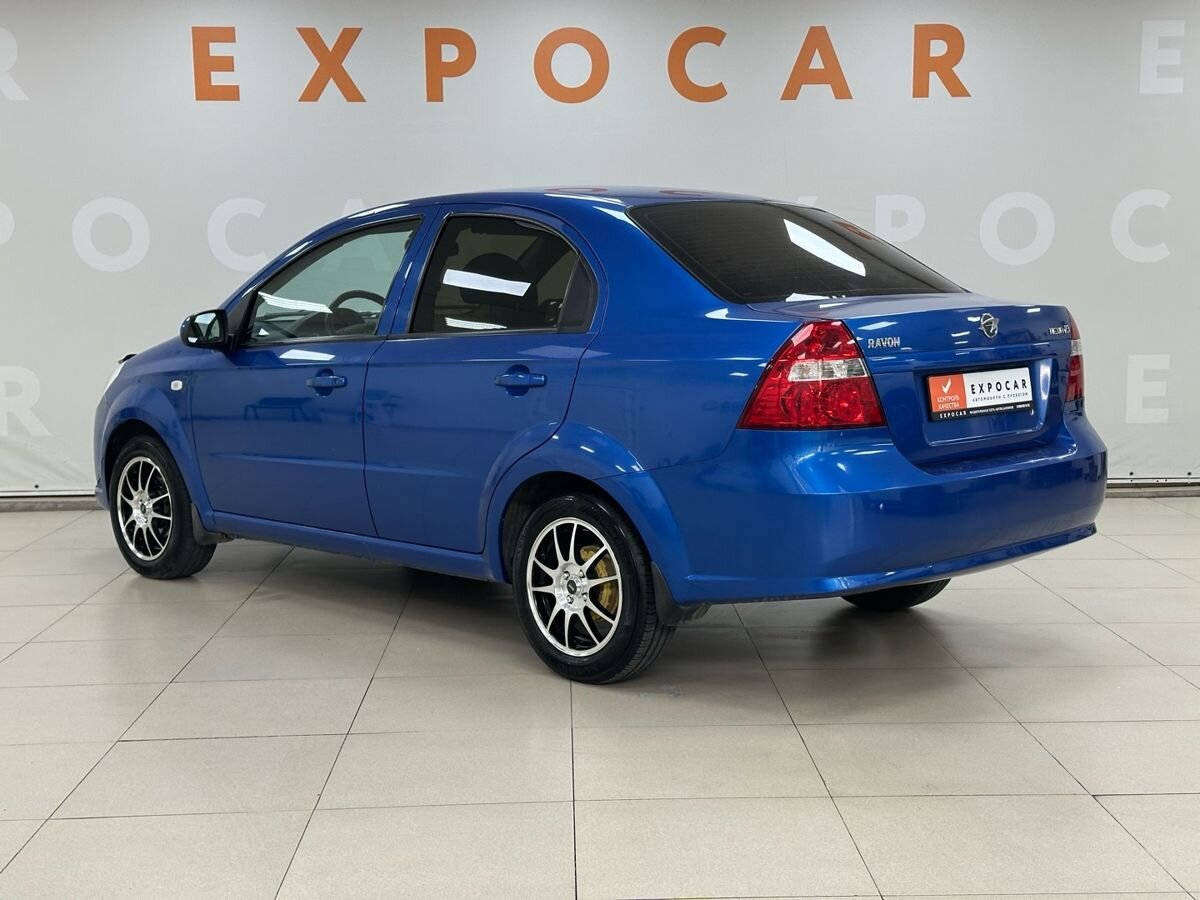 car-image