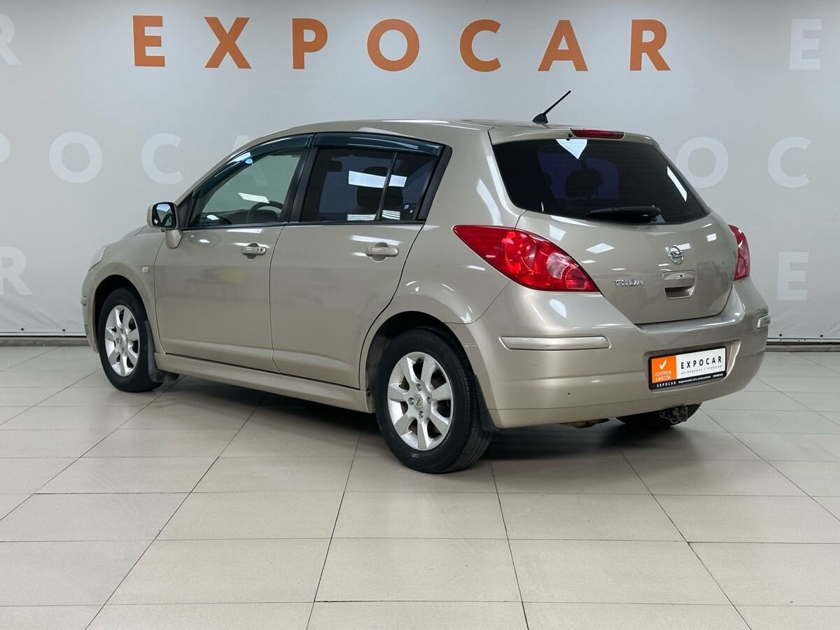 car-image