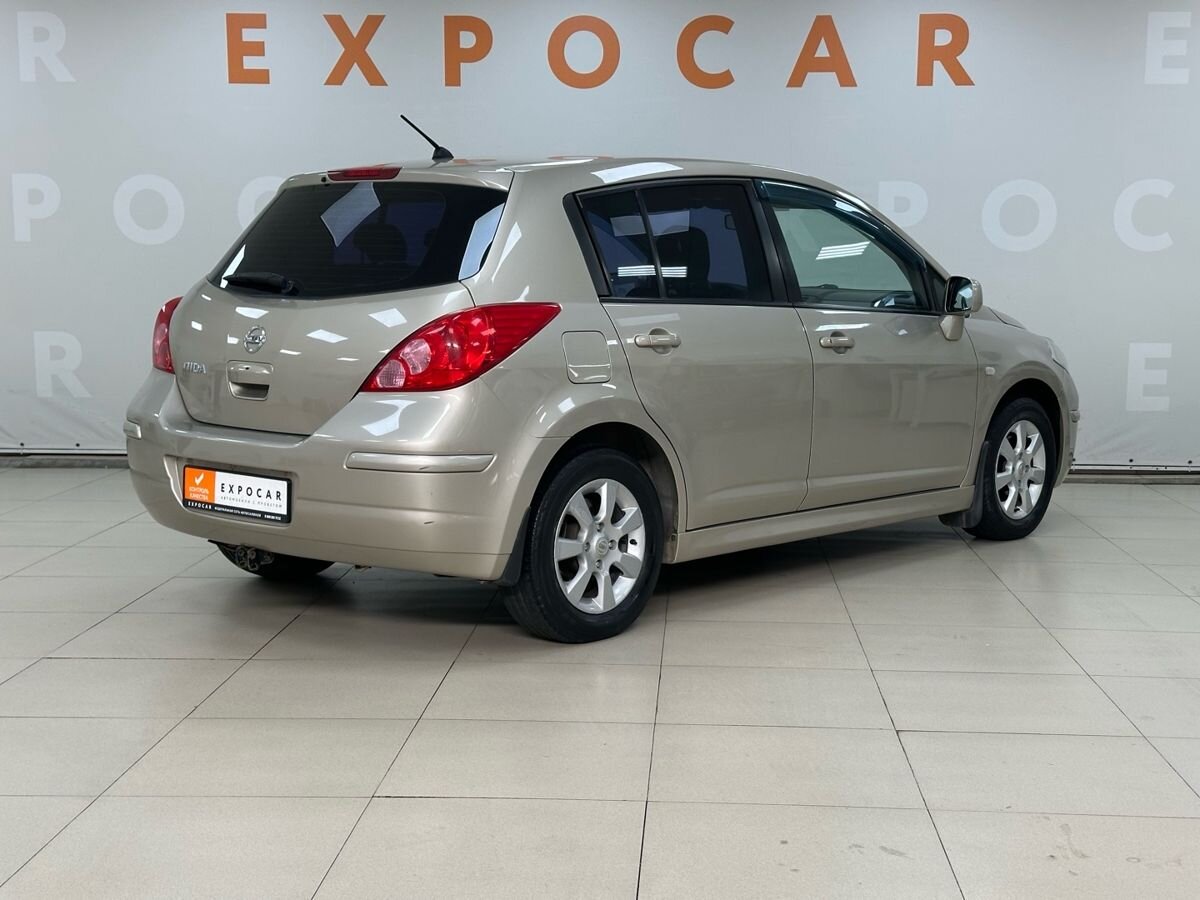 car-image