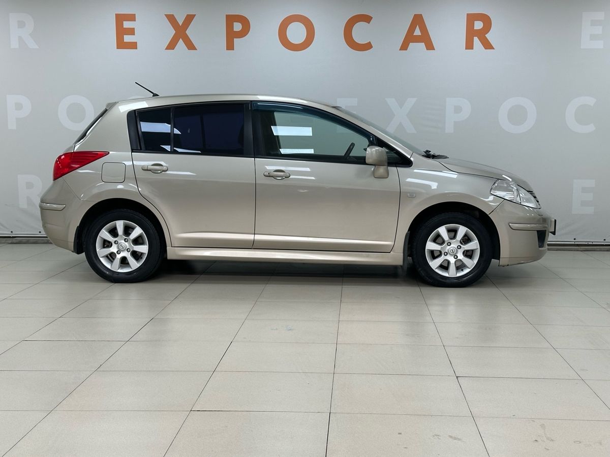 car-image