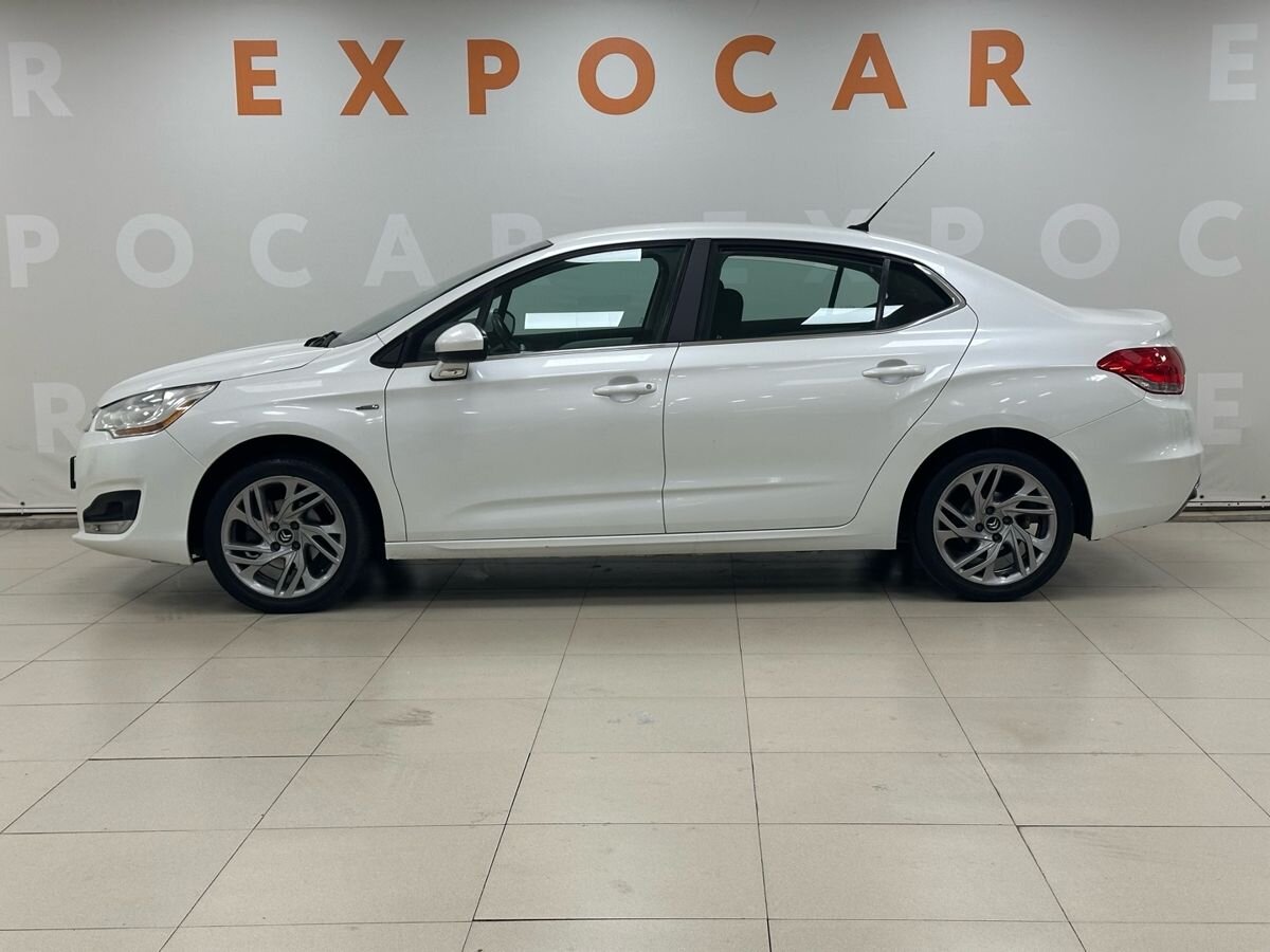 car-image