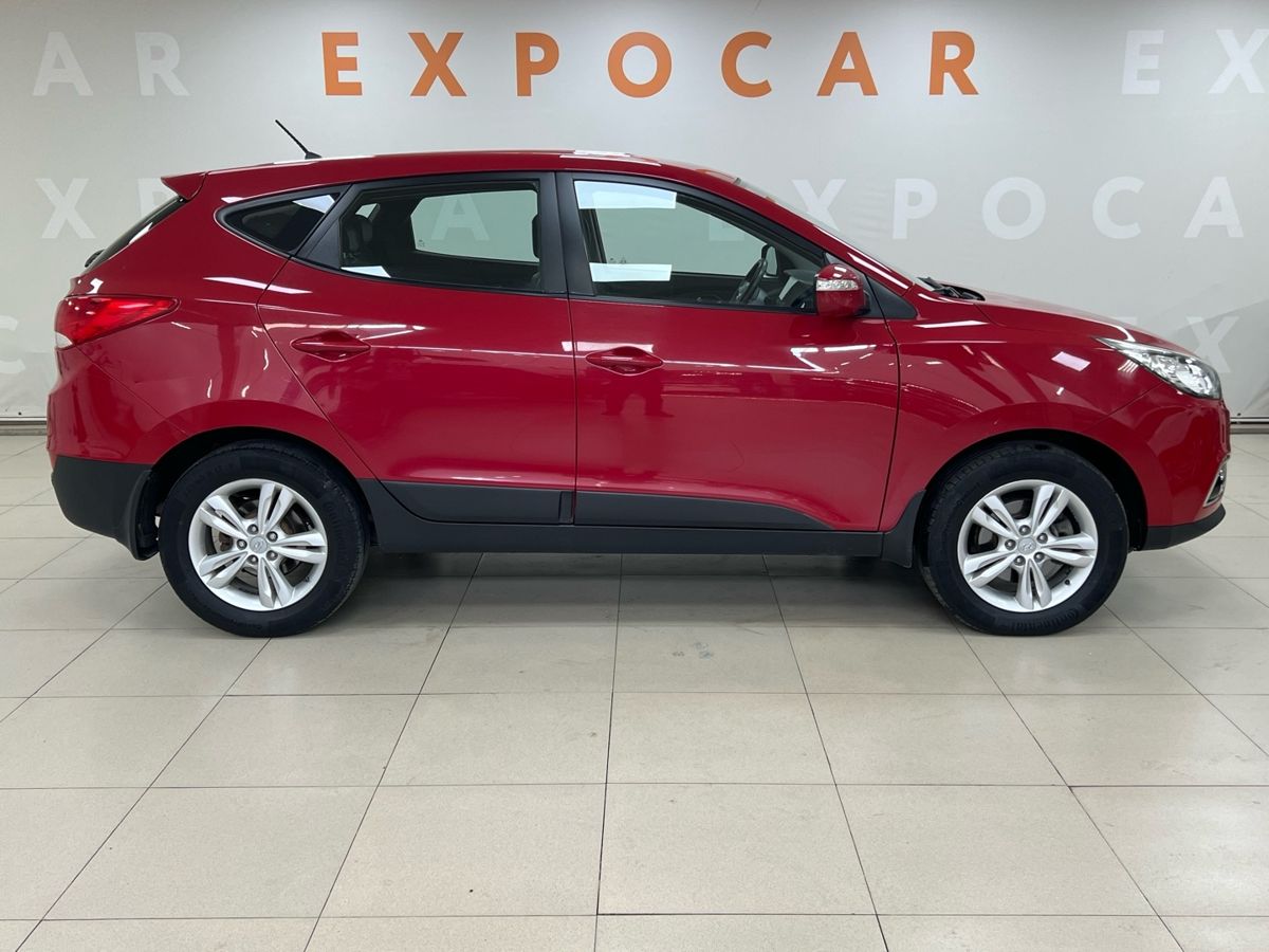 car-image