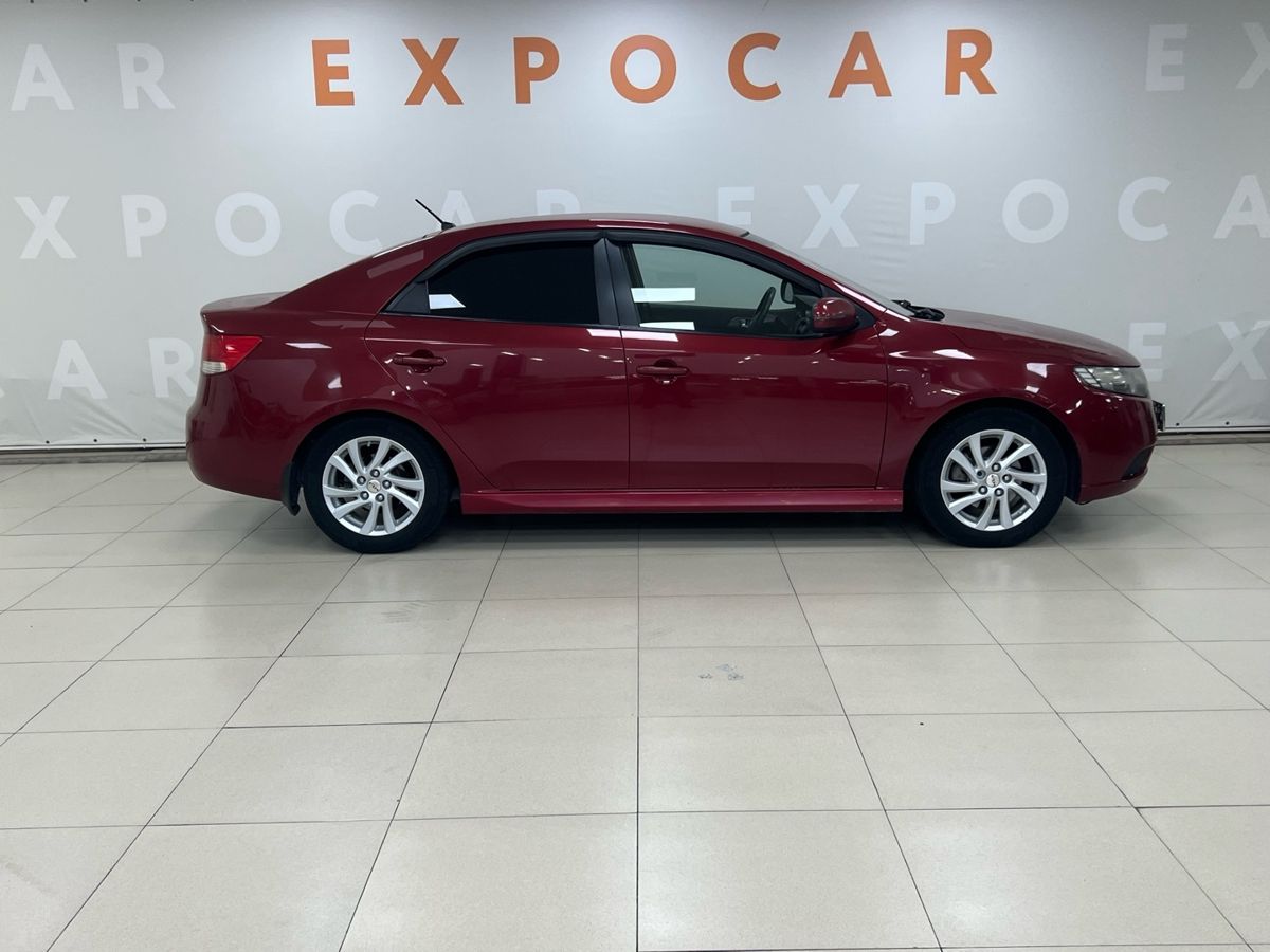 car-image