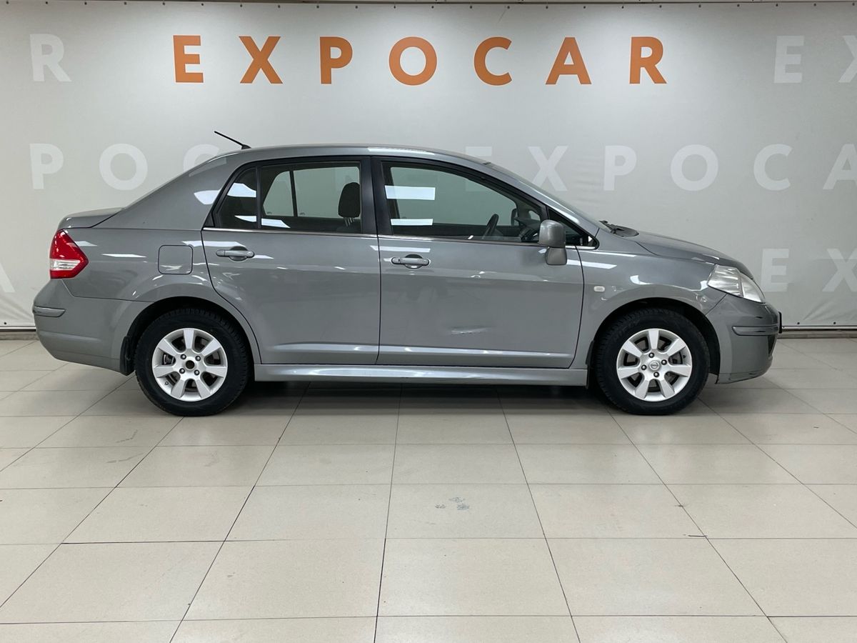 car-image