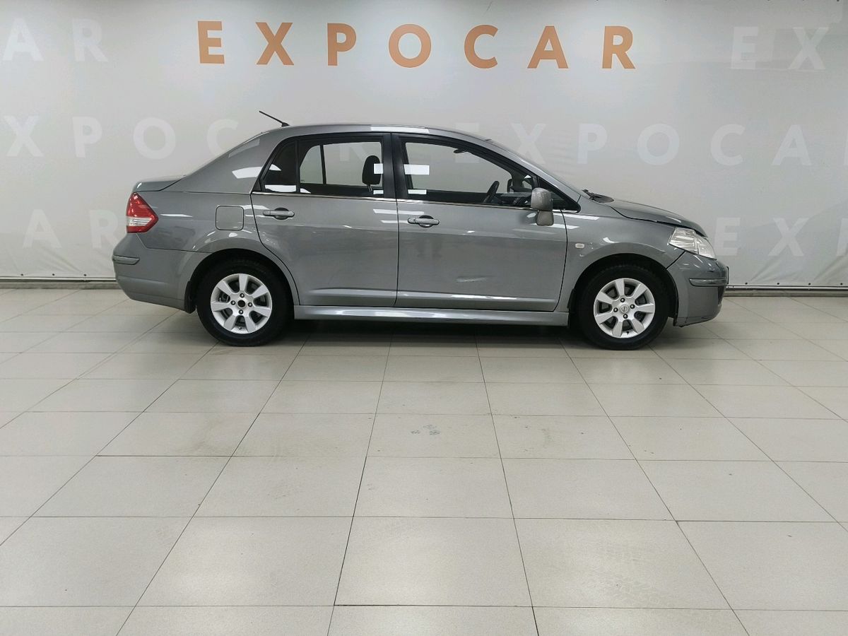 car-image