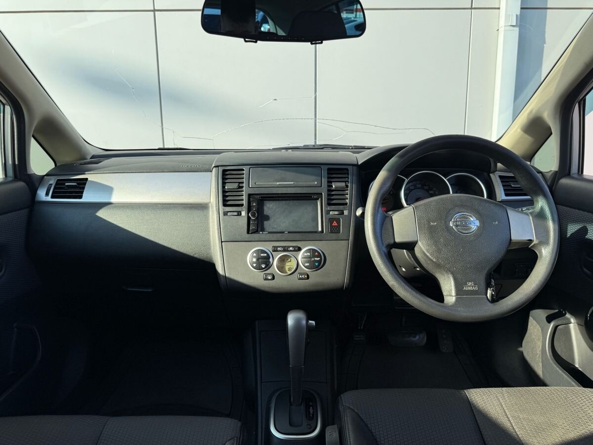 car-image