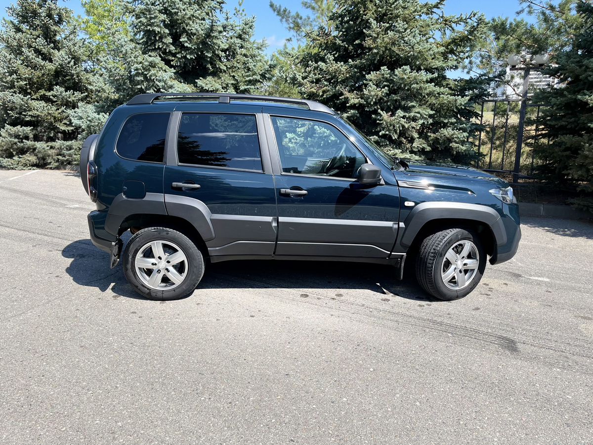 car-image