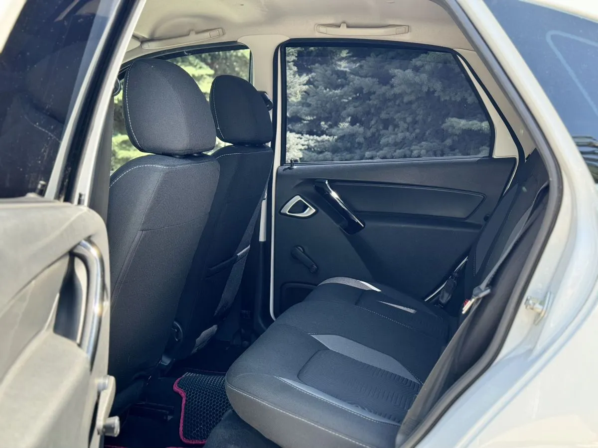 car-image