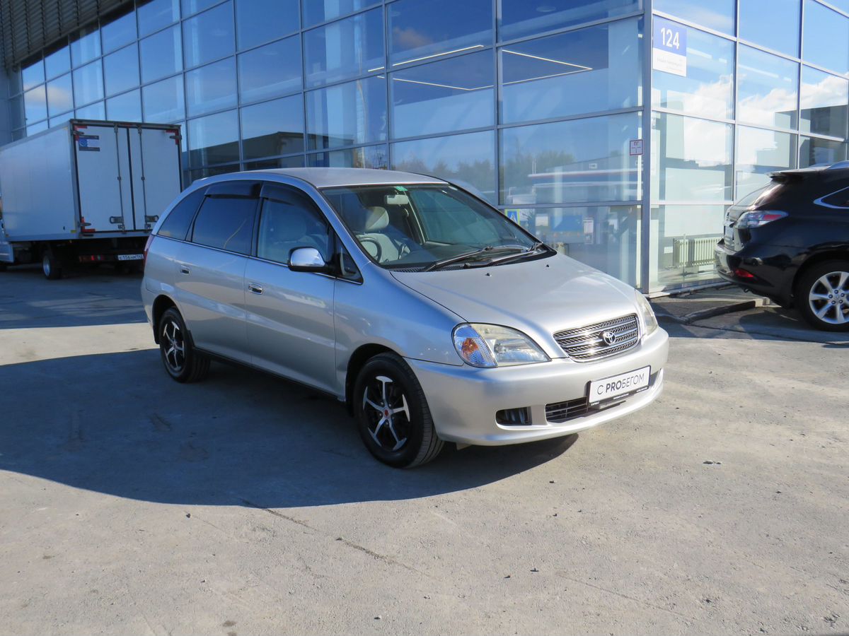 Toyota Nadia