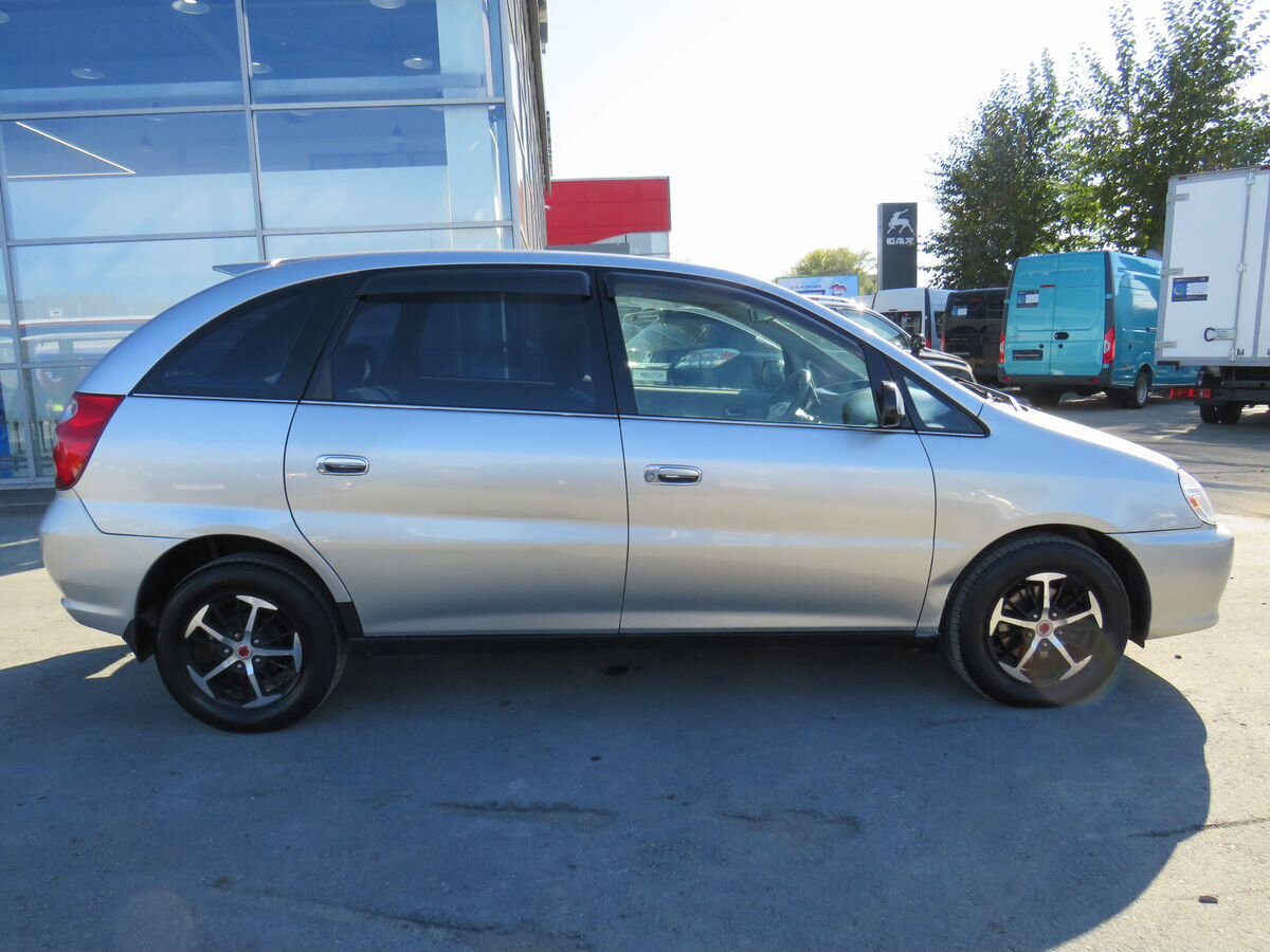 Toyota Nadia