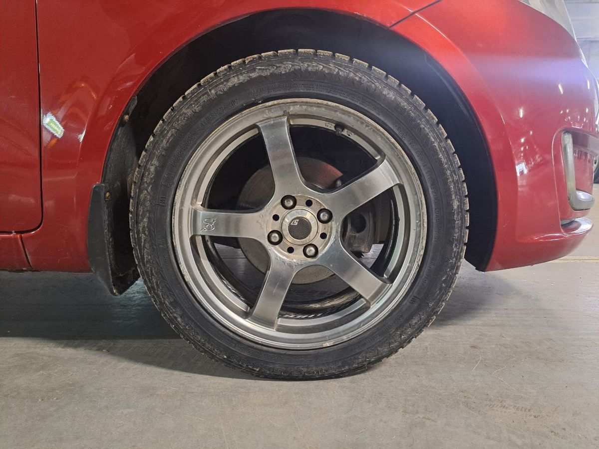 car-image