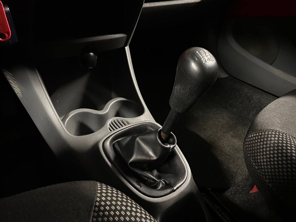 car-image