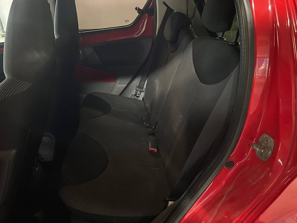 car-image