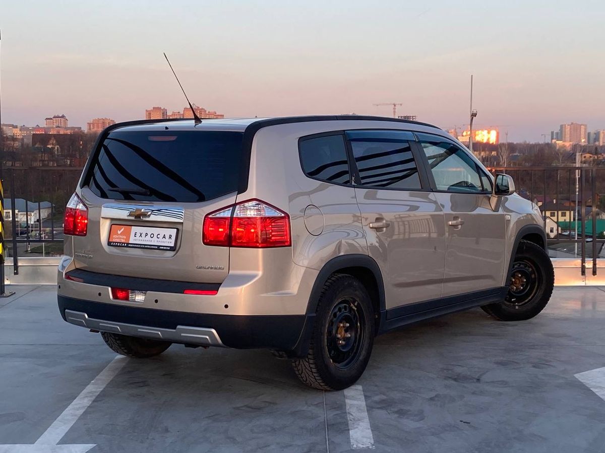 car-image