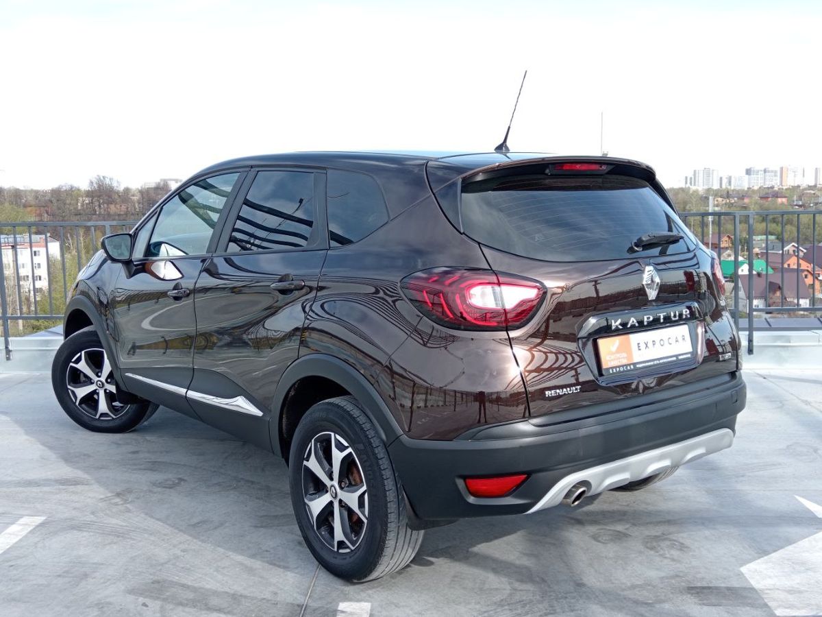 car-image
