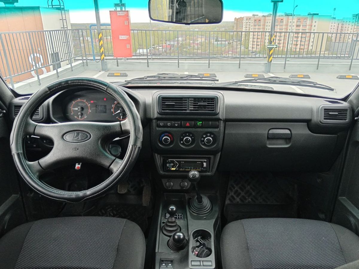 car-image