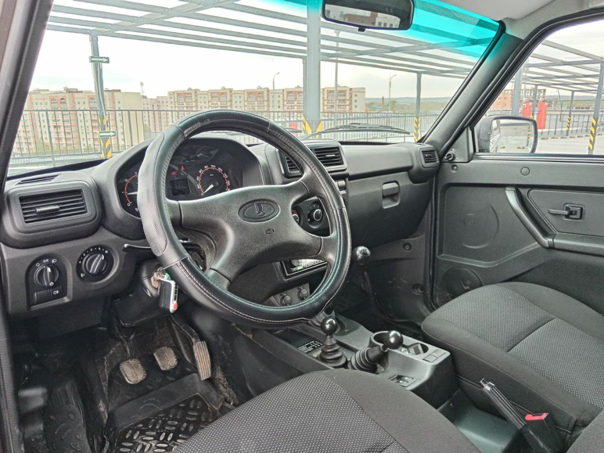 car-image