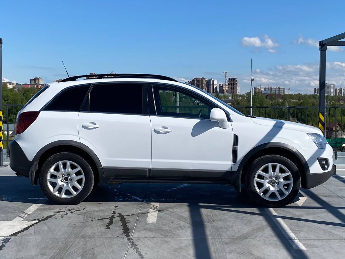 car-image