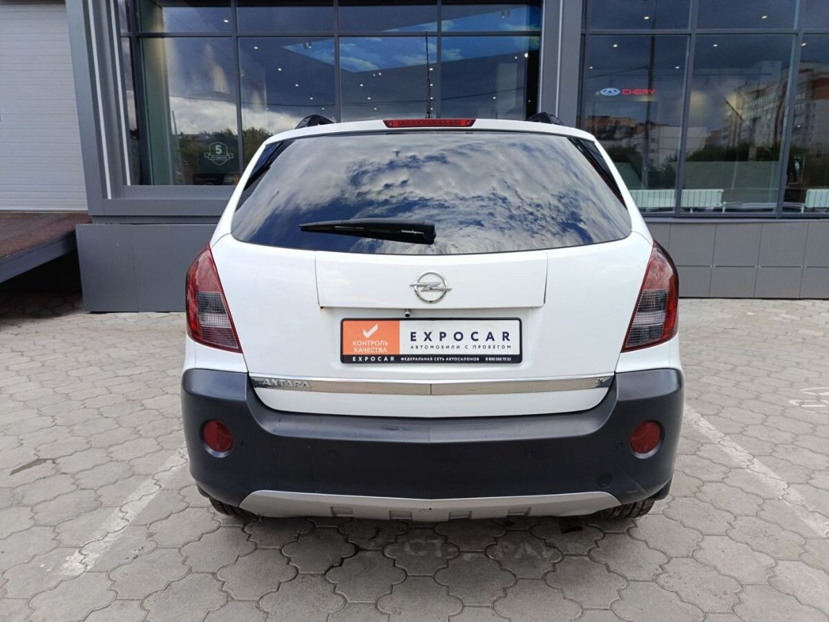 car-image