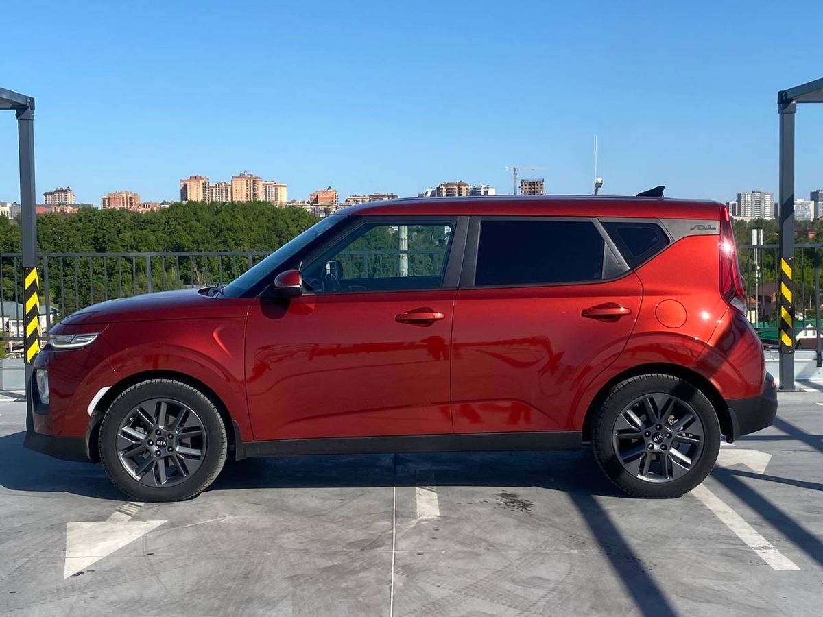 car-image