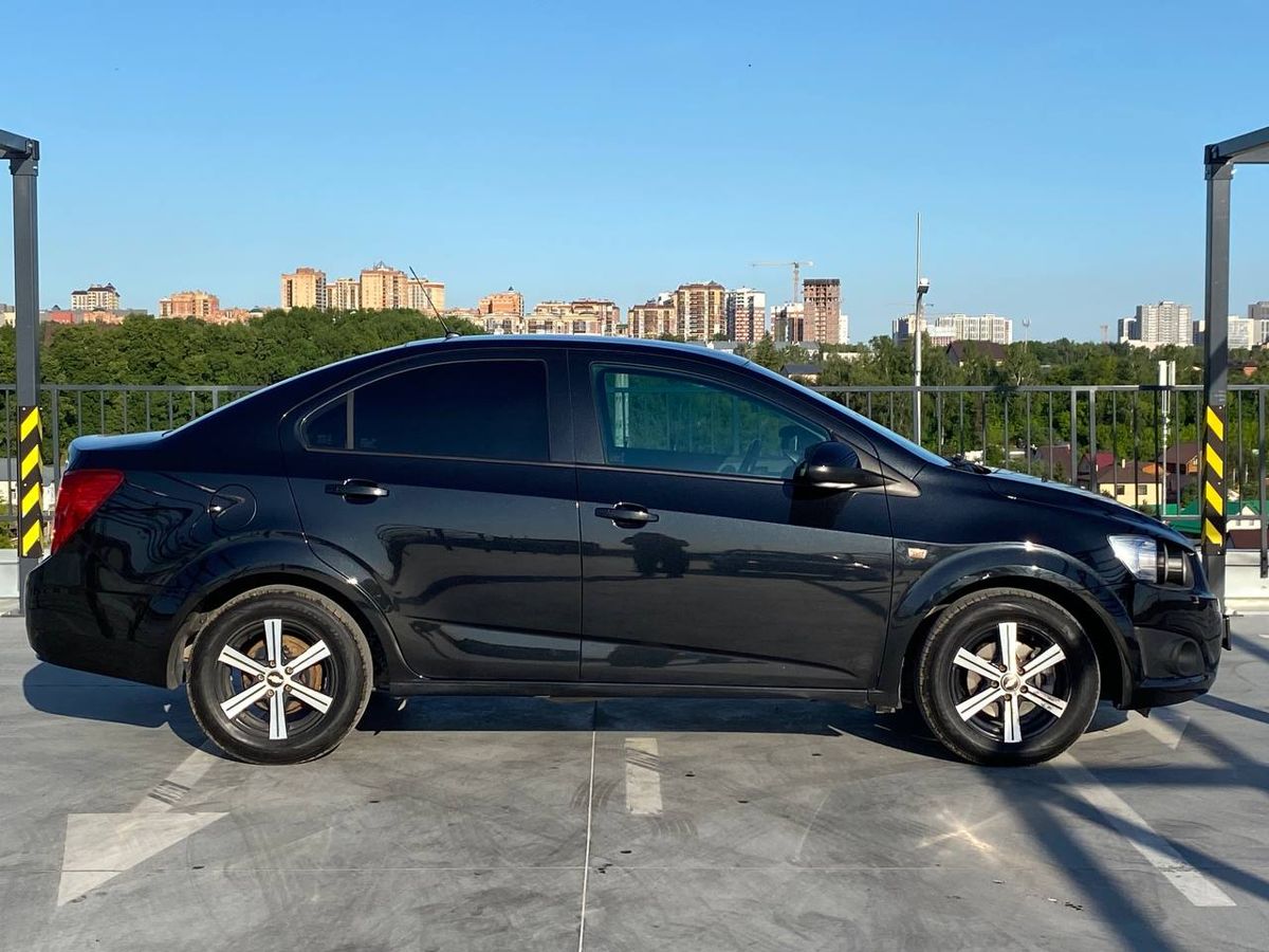 car-image