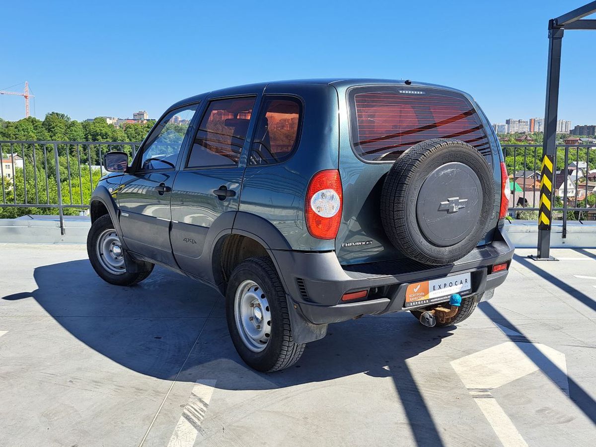 car-image