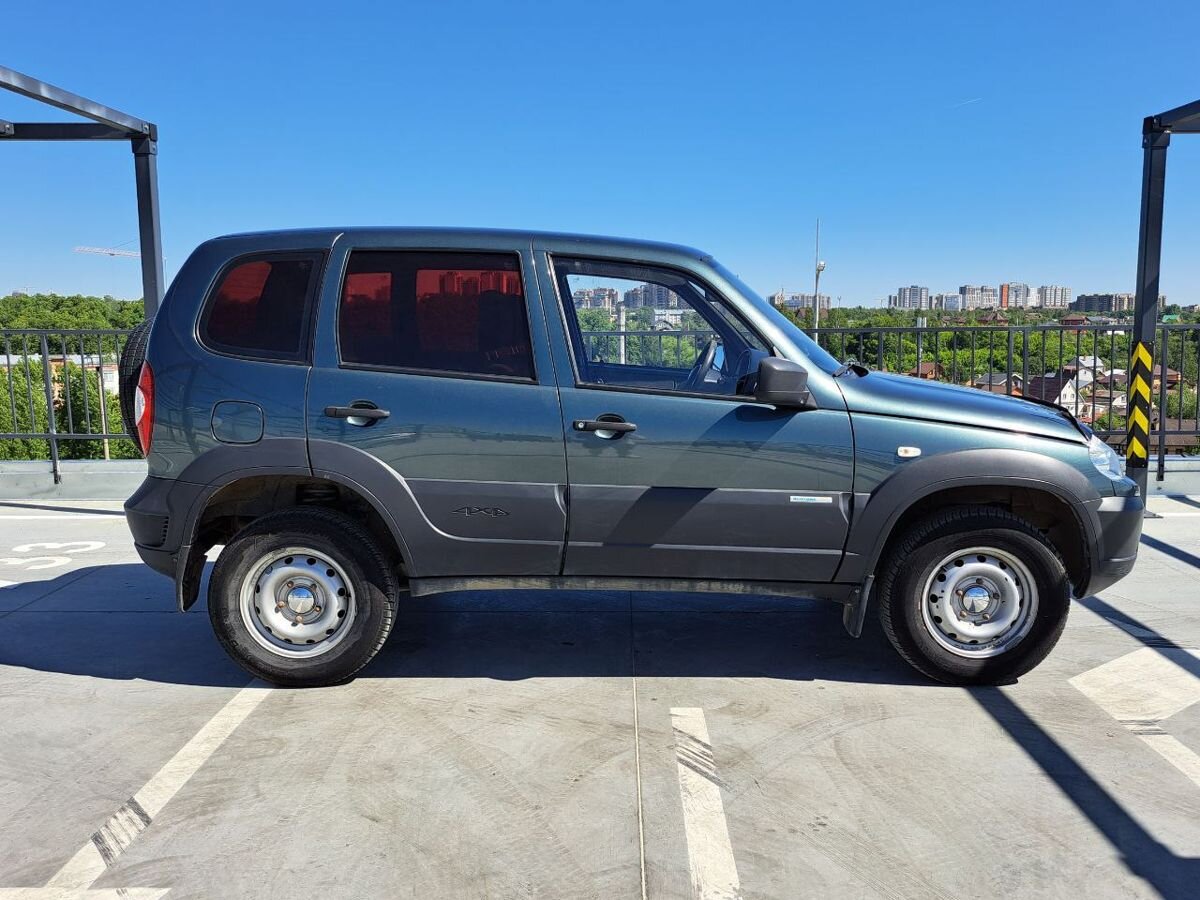 car-image