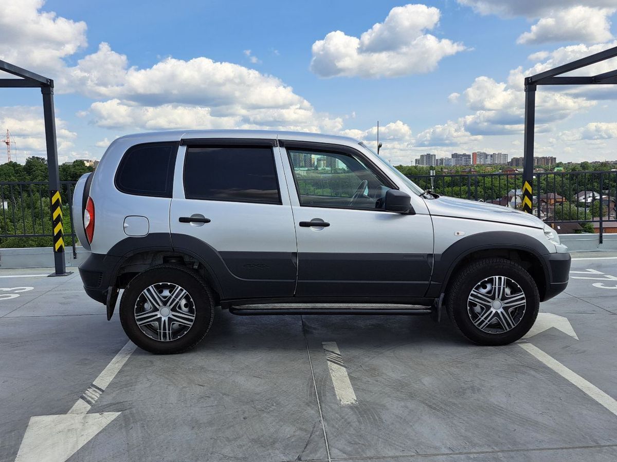 car-image