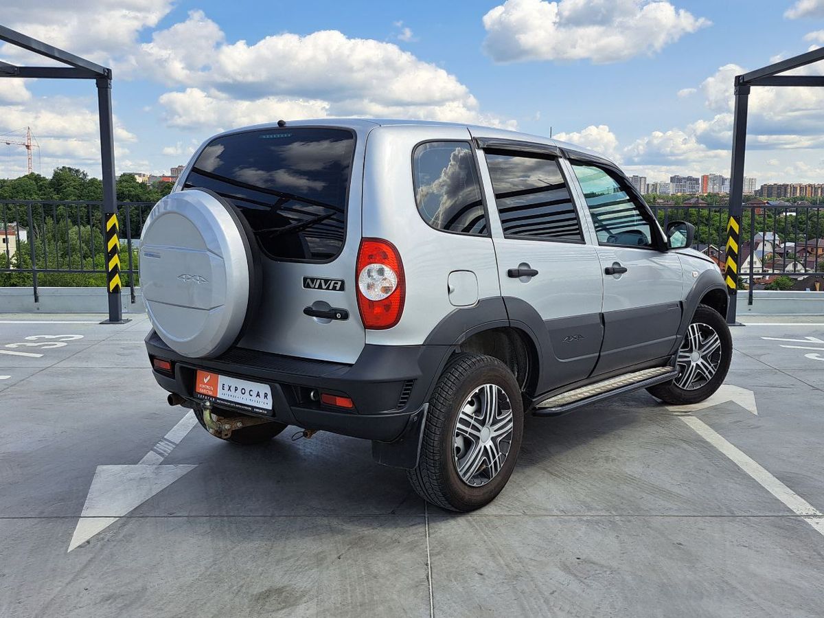 car-image