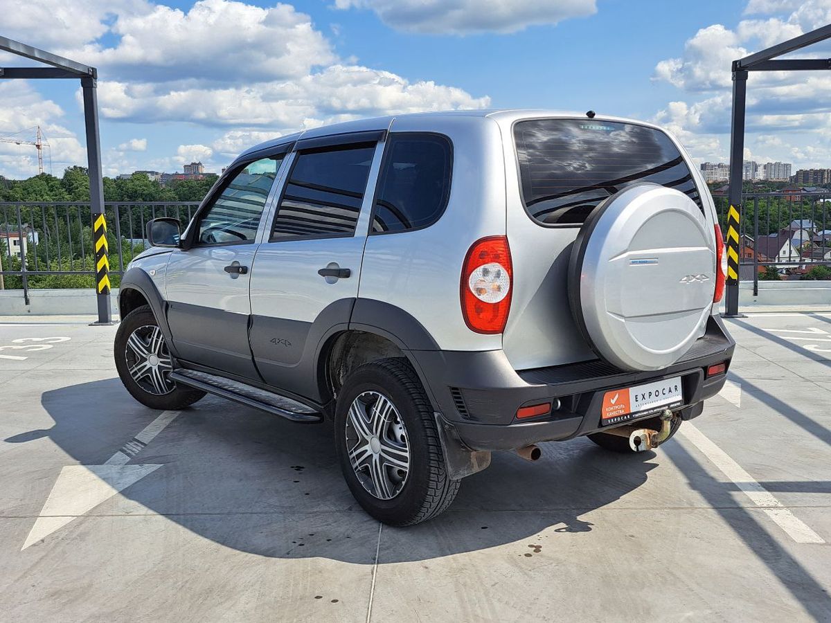 car-image