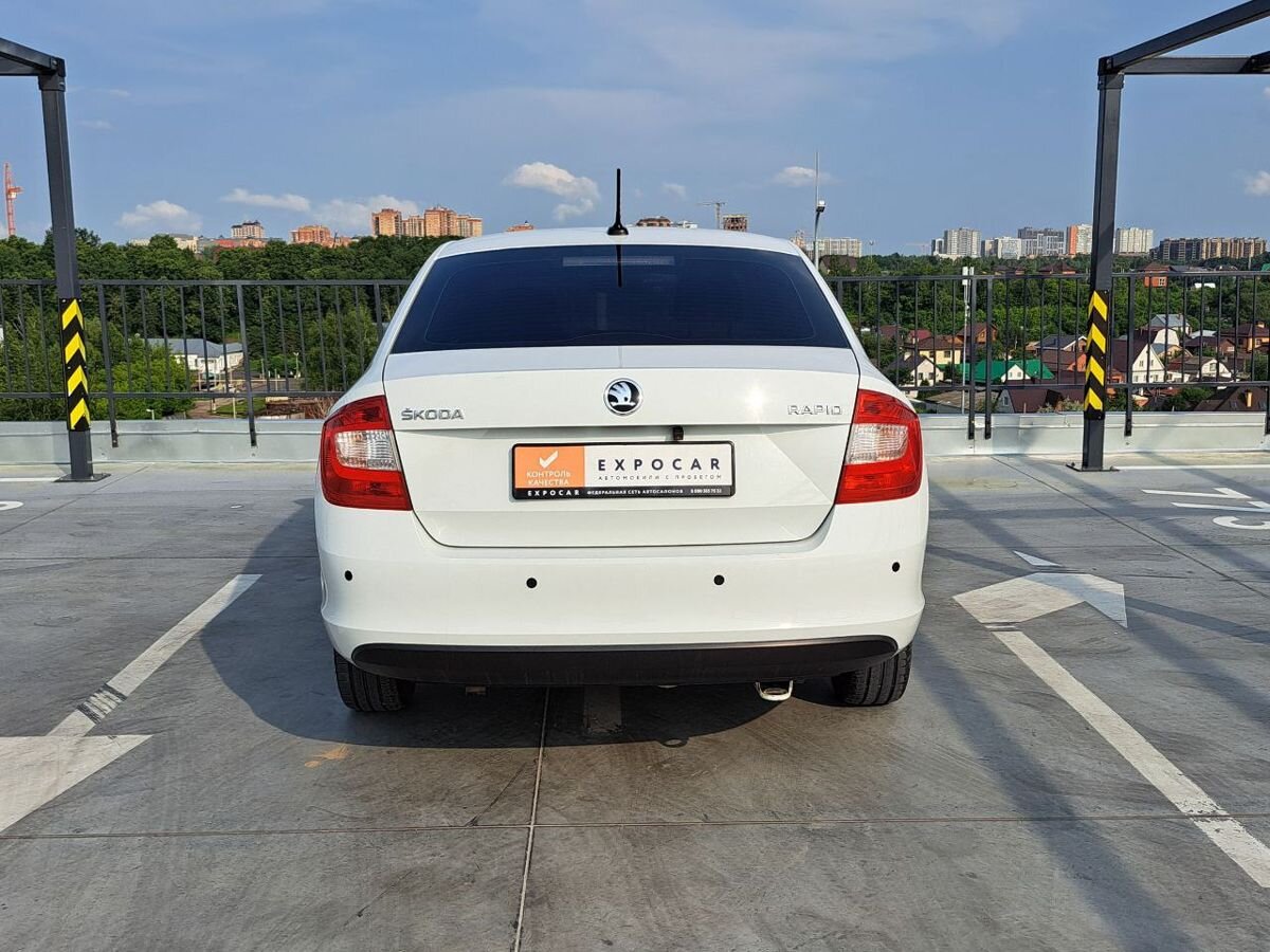 car-image